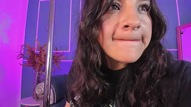 TaraTaylorr online show from 10/01/25, 02:17