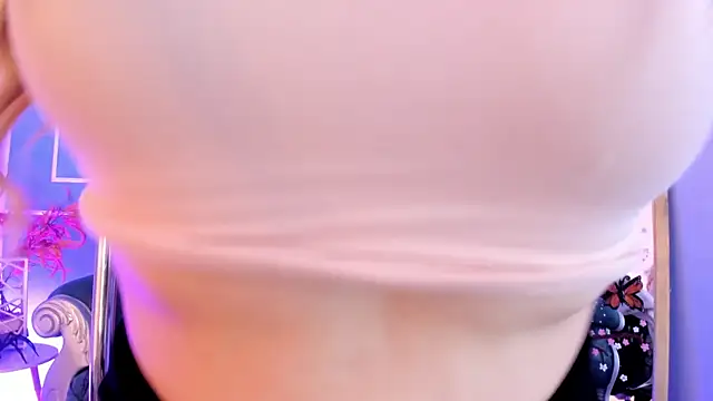 TaraTaylorr online show from 04/11/26, 03:03