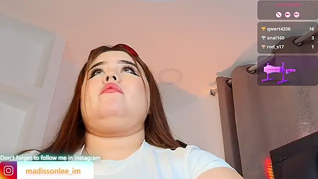 Snapshot of MadissonLee__ chatting on 06/14/26, 03:41 MadissonLee online show from 06/14/26, 03:41
