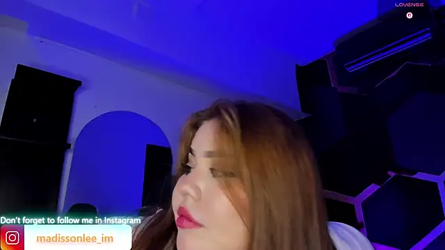 Snapshot of MadissonLee__ chatting on 06/26/26, 03:45 MadissonLee online show from 06/26/26, 03:45