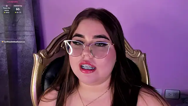 Snapshot of MadissonLee__ chatting on 11/12/25, 07:29 MadissonLee online show from 11/12/25, 07:29