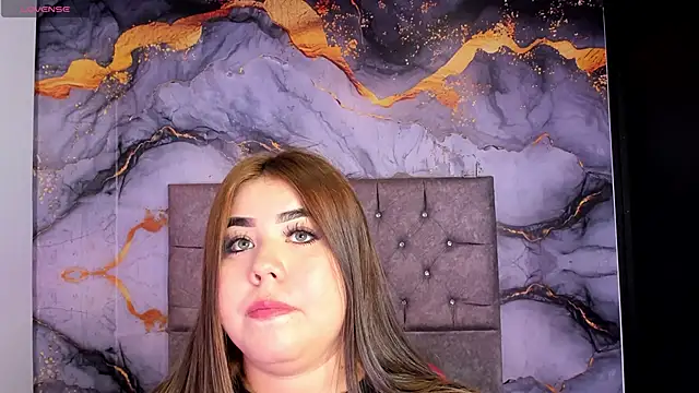 Snapshot of MadissonLee__ chatting on 11/26/25, 07:25 MadissonLee online show from 11/26/25, 07:25