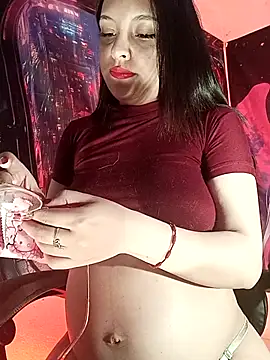 Snapshot of MiaStarts chatting on 12/17/25, 10:09 MiaStarts online show from 12/17/25, 10:09