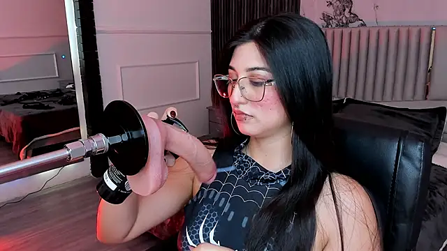 Snapshot of Gabrielakassi chatting on 10/19/25, 11:46 Gabrielakassi online show from 10/19/25, 11:46