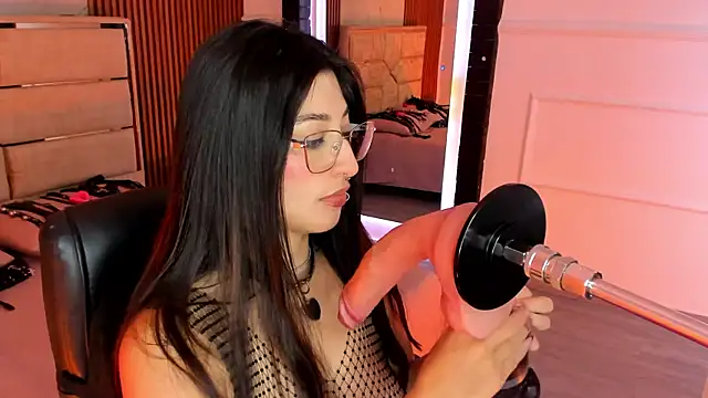 Snapshot of Gabrielakassi chatting on 11/22/25, 12:15 Gabrielakassi online show from 11/22/25, 12:15