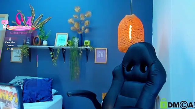 yessila parker online show from 11/14/25, 02:37