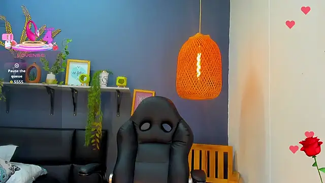 yessila parker online show from 02/22/26, 09:55