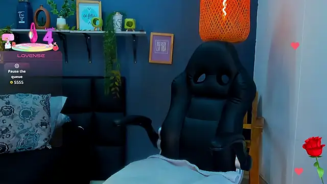 yessila parker online show from 02/24/26, 10:05