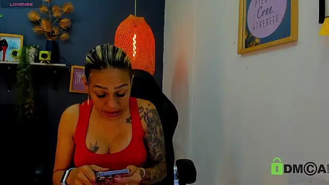 yessila parker online show from 04/15/26, 09:04