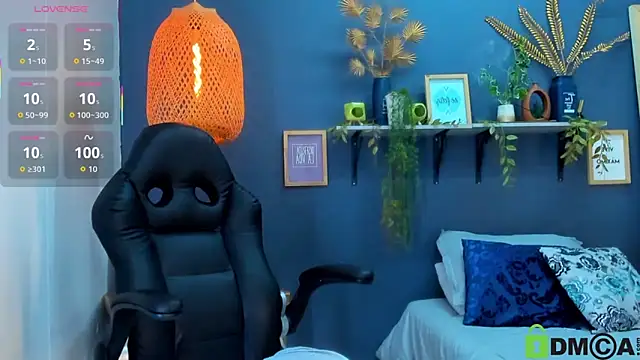 yessila parker online show from 10/18/25, 02:35