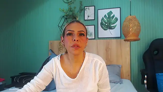 yessila parker online show from 12/03/25, 05:45