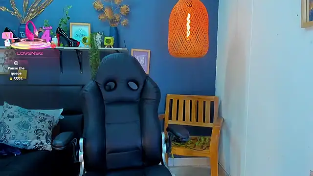 yessila parker online show from 03/03/26, 09:27