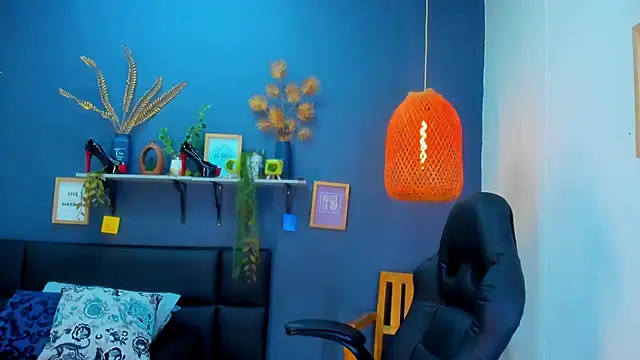 yessila parker online show from 02/28/26, 09:53