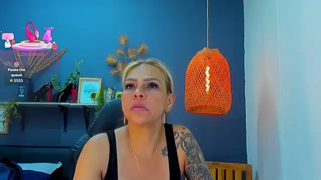 yessila parker online show from 05/26/26, 08:56