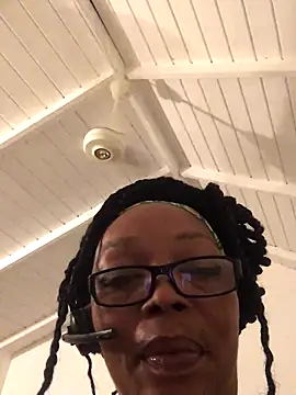Ladyzee25 online show from 09/14/25, 04:02