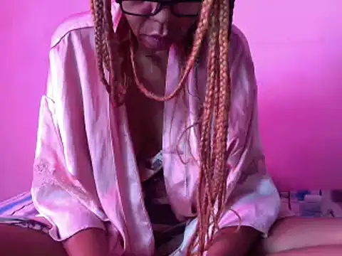 Ladyzee25 online show from 04/15/26, 11:49