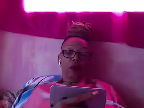 Ladyzee25 online show from 03/23/26, 11:54