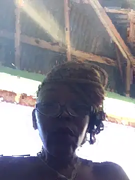 Ladyzee25 online show from 11/18/25, 05:49