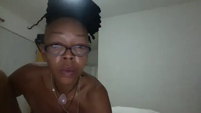 Ladyzee25 online show from 09/24/25, 05:47
