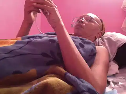 Ladyzee25 online show from 02/05/26, 01:07