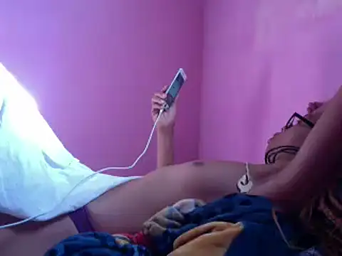 Ladyzee25 online show from 02/20/26, 01:24