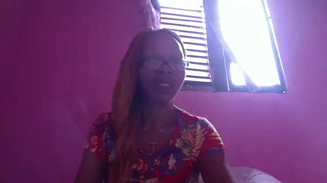 Ladyzee25 online show from 11/28/25, 04:40