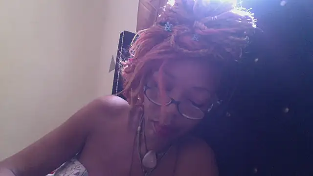 Ladyzee25 online show from 10/09/25, 06:52