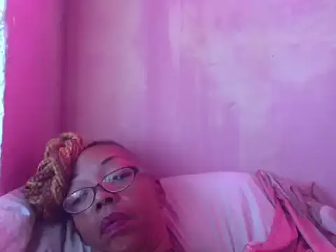 Snapshot of Ladyzee25 chatting on 06/02/26, 11:54 Ladyzee25 online show from 06/02/26, 11:54