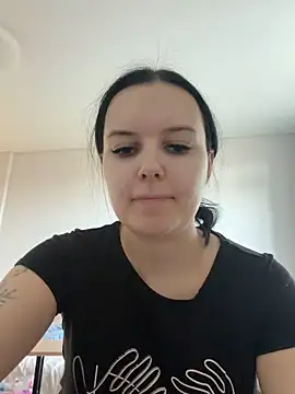 Miss Vic online show from 05/03/26, 01:36