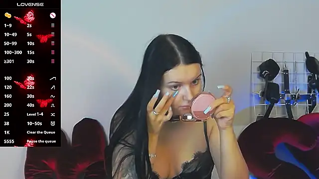 Miss Vic online show from 11/21/25, 05:12