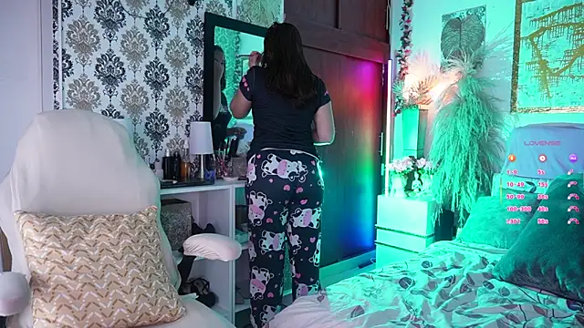 missjudi online show from 11/20/25, 08:09