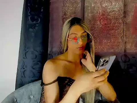 SweetDesaire1 online show from 04/07/26, 03:36