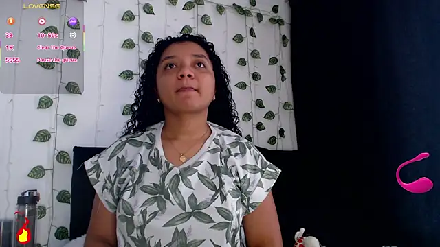 Snapshot of victtoria_cane63 chatting on 06/18/26, 09:42 victtoria cane63 online show from 06/18/26, 09:42