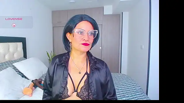 CarolinneFiotti online show from 10/01/25, 03:05