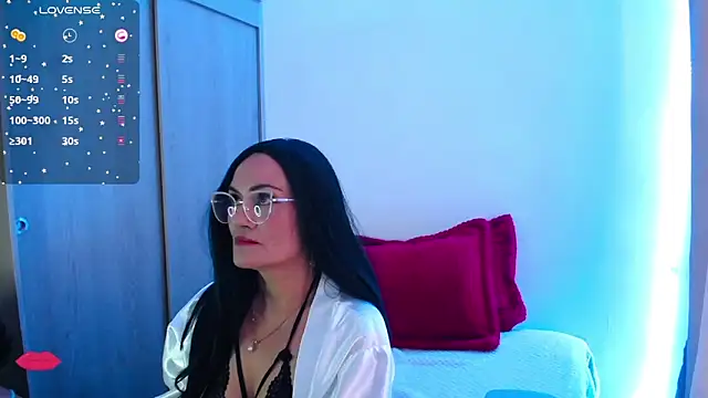 CarolinneFiotti online show from 03/18/25, 09:53