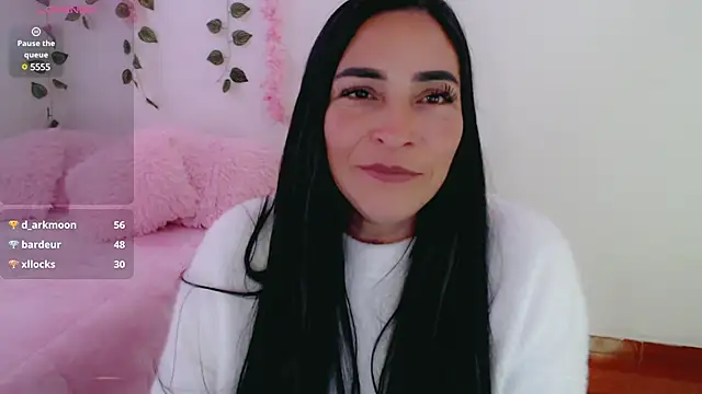 Snapshot of luna_lgomez_ chatting on 03/04/25, 01:06 luna lgomez  online show from 03/04/25, 01:06