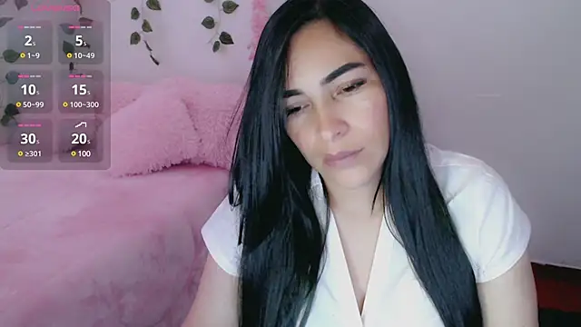 Snapshot of luna_lgomez_ chatting on 03/03/25, 11:11 luna lgomez  online show from 03/03/25, 11:11