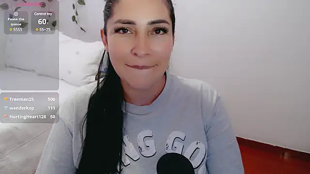 Snapshot of luna_lgomez_ chatting on 03/22/25, 02:03 luna lgomez  online show from 03/22/25, 02:03