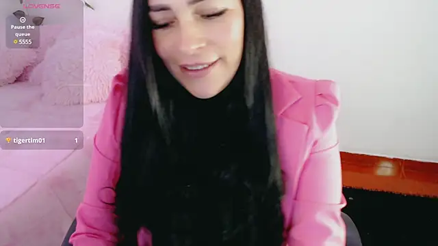 Snapshot of luna_lgomez_ chatting on 03/05/25, 03:29 luna lgomez  online show from 03/05/25, 03:29