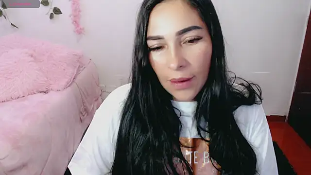 Snapshot of luna_lgomez_ chatting on 03/06/25, 11:25 luna lgomez  online show from 03/06/25, 11:25