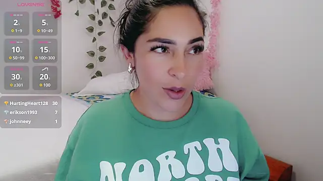 Snapshot of luna_lgomez_ chatting on 03/18/25, 02:17 luna lgomez  online show from 03/18/25, 02:17