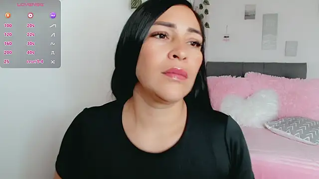 Snapshot of luna_lgomez_ chatting on 02/06/26, 12:56 luna lgomez online show from 02/06/26, 12:56