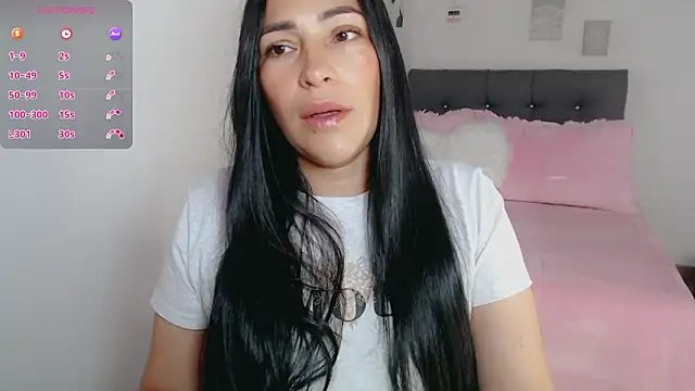 Snapshot of luna_lgomez_ chatting on 03/03/26, 12:01 luna lgomez online show from 03/03/26, 12:01