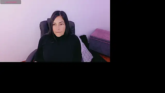 luna lgomez  online show from 03/19/26, 11:21