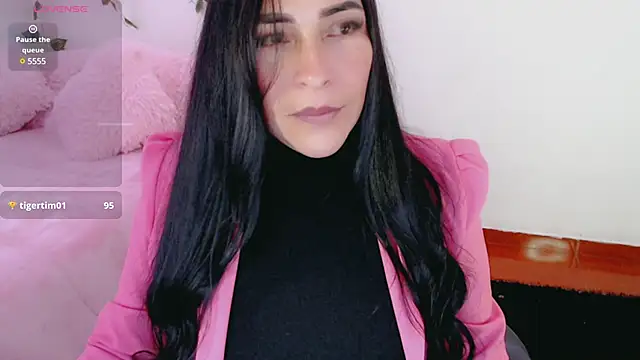 Snapshot of luna_lgomez_ chatting on 03/05/25, 12:22 luna lgomez  online show from 03/05/25, 12:22