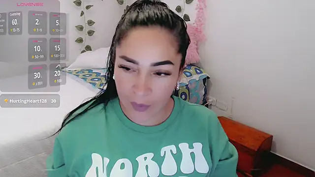 Snapshot of luna_lgomez_ chatting on 03/18/25, 11:11 luna lgomez  online show from 03/18/25, 11:11