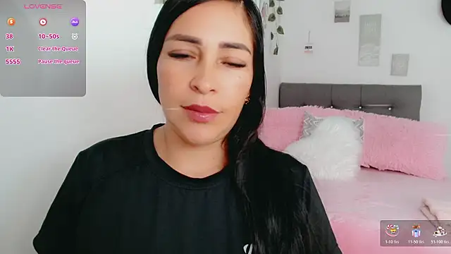 Snapshot of luna_lgomez_ chatting on 02/07/26, 12:57 luna lgomez online show from 02/07/26, 12:57