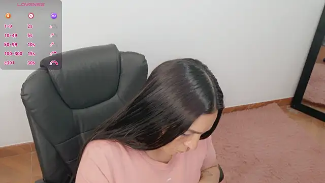 luna lgomez  online show from 07/24/26, 10:22