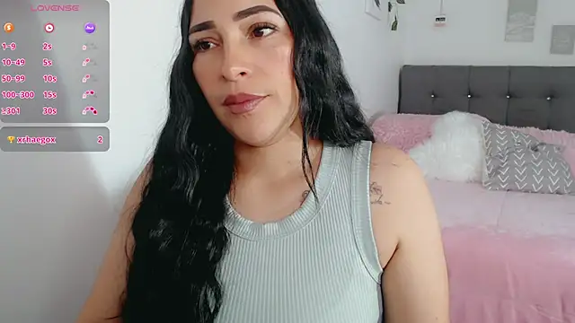 Snapshot of luna_lgomez_ chatting on 02/20/26, 02:08 luna lgomez online show from 02/20/26, 02:08