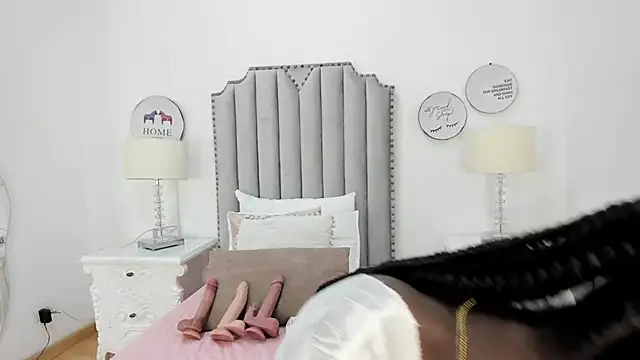 SamantaMarquez online show from 10/17/25, 08:10